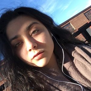 Meet your Posher, Maya